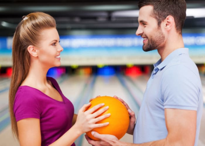 couple in bowling club