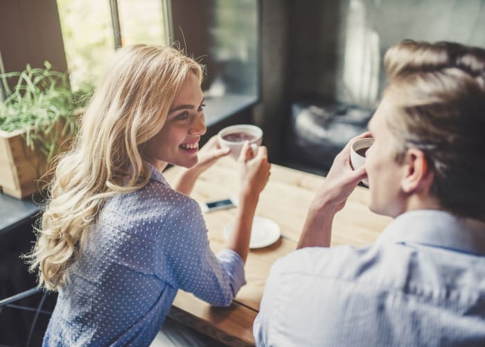 couple in café night date